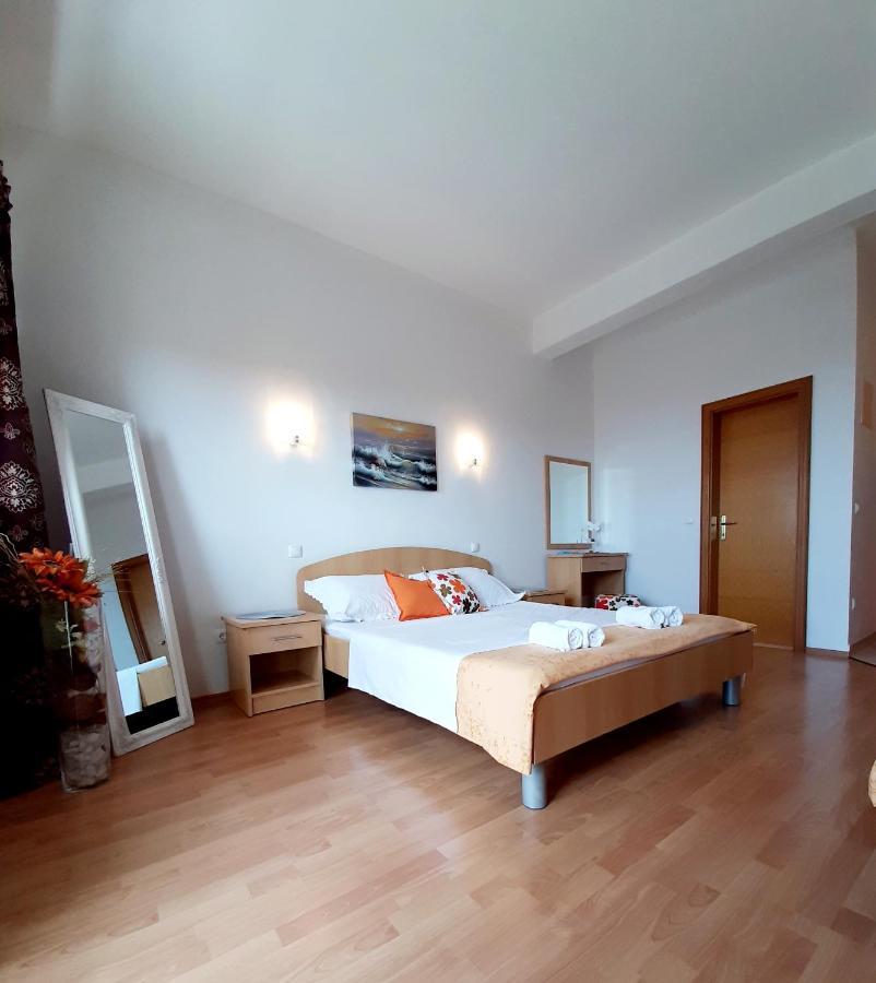 Apartments Akmadzic Makarska Exterior foto